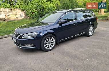 Універсал Volkswagen Passat 2012 в Жмеринці