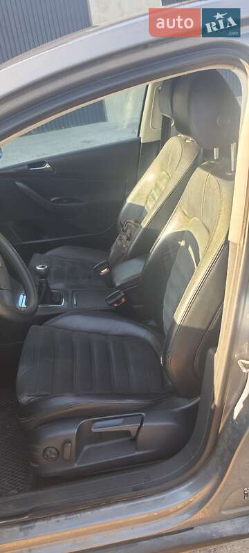 Седан Volkswagen Passat 2005 в Городенке