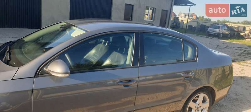 Седан Volkswagen Passat 2005 в Городенке