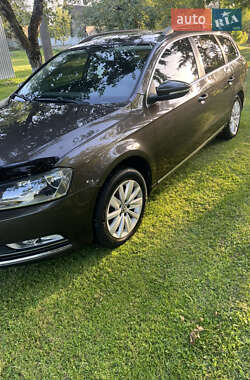 Универсал Volkswagen Passat 2011 в Старом Вишневце