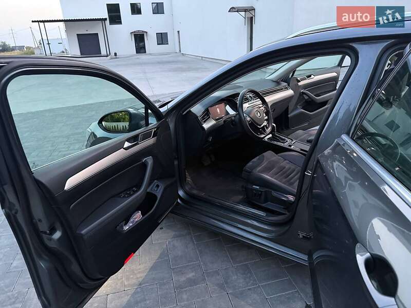 Універсал Volkswagen Passat 2015 в Луцьку