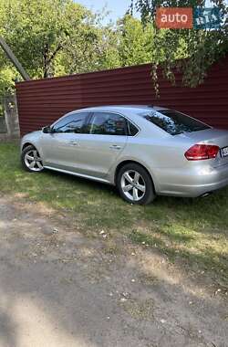 Седан Volkswagen Passat 2013 в Києві