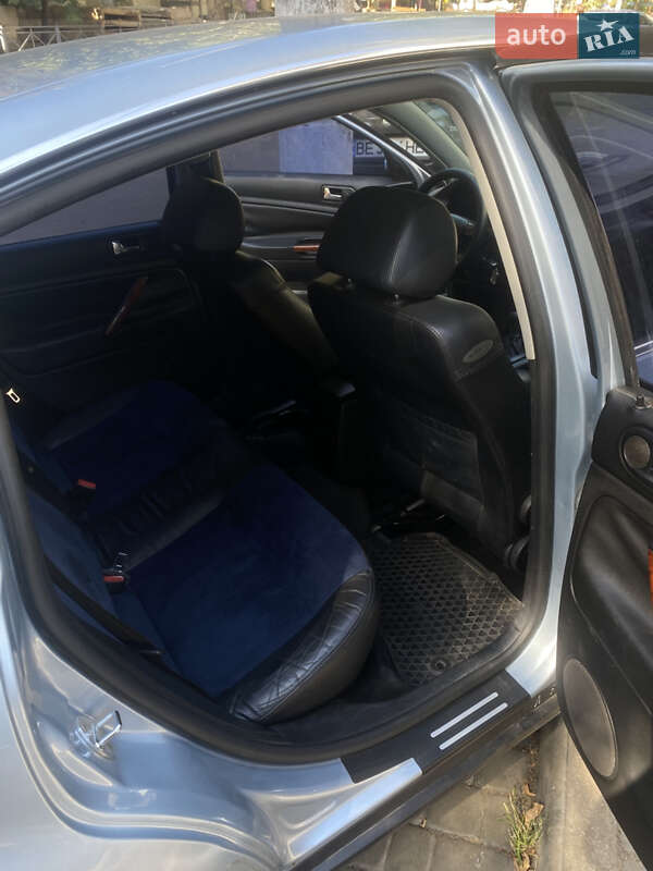 Седан Volkswagen Passat 2002 в Николаеве