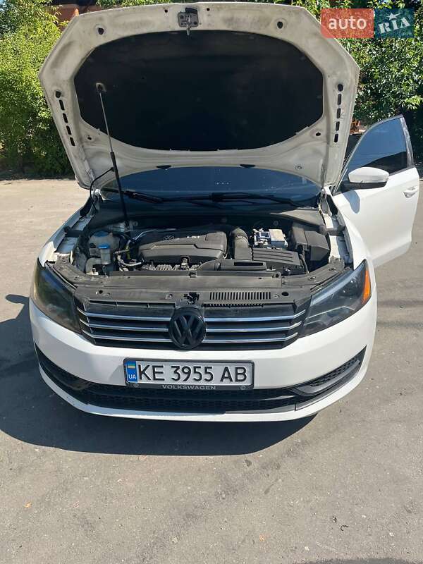 Седан Volkswagen Passat 2014 в Днепре