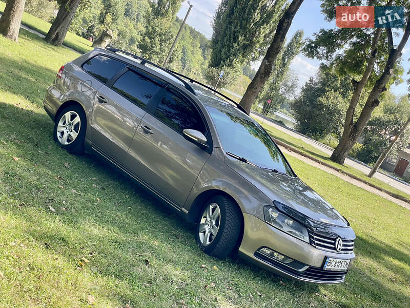 Универсал Volkswagen Passat 2011 в Хмельницком