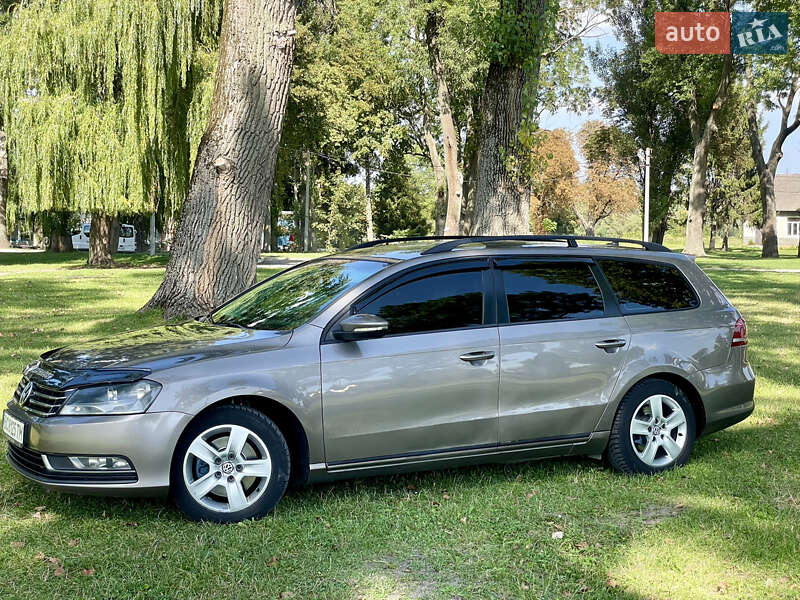 Универсал Volkswagen Passat 2011 в Хмельницком