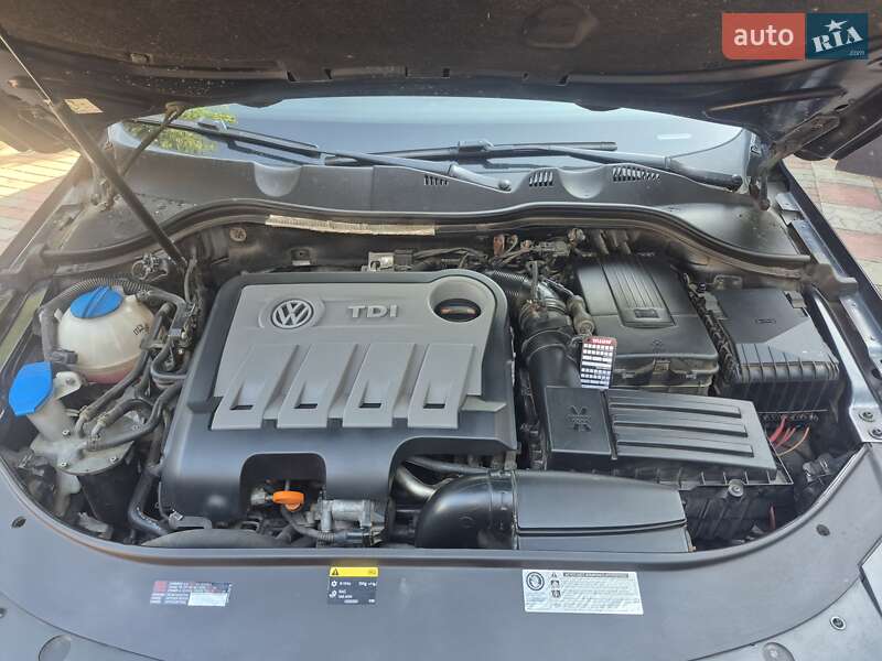 Универсал Volkswagen Passat 2013 в Хмельницком