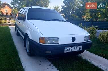 Універсал Volkswagen Passat 1992 в Монастириській