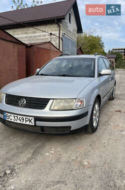 Універсал Volkswagen Passat 2000 в Львові