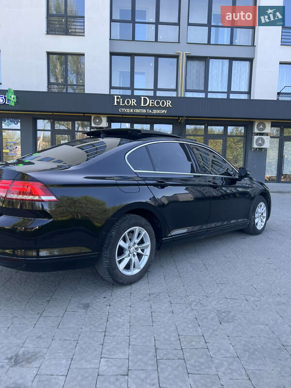 Седан Volkswagen Passat 2017 в Львове