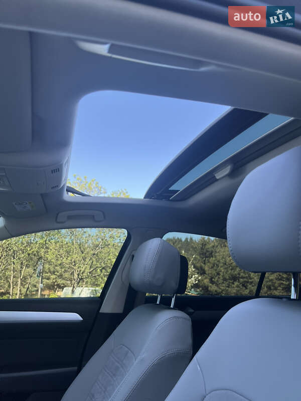 Седан Volkswagen Passat 2017 в Львове