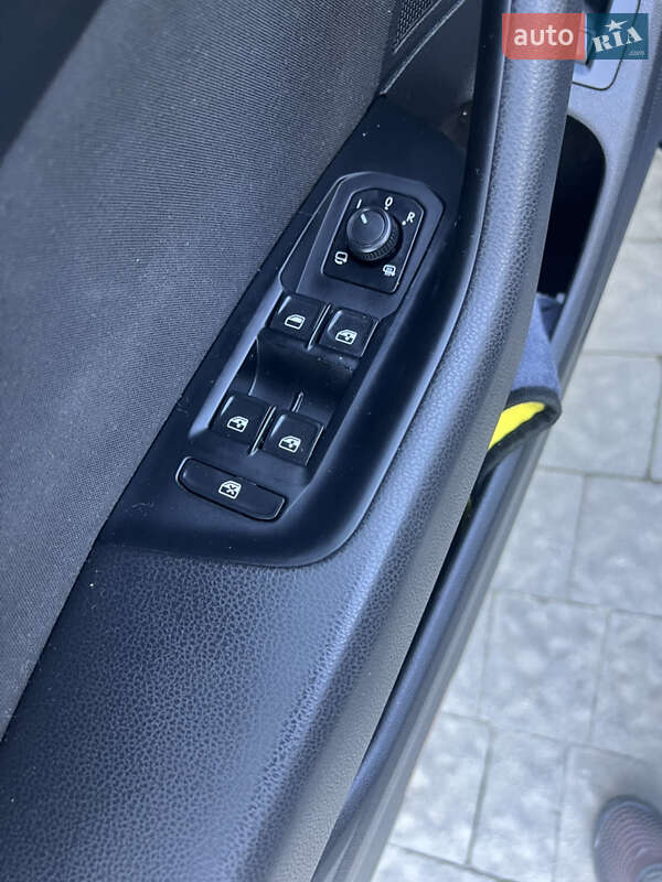 Седан Volkswagen Passat 2017 в Львове