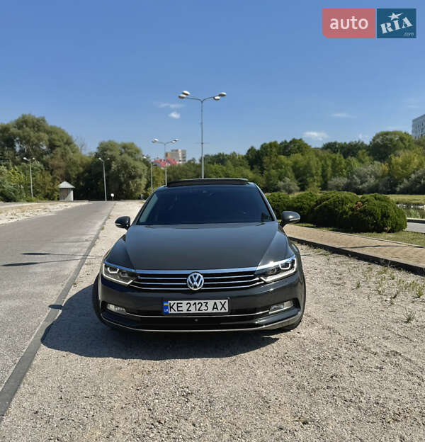 Седан Volkswagen Passat 2017 в Днепре фото Седан Volkswagen Passat 2017 в Днепре