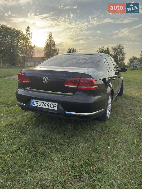 Седан Volkswagen Passat 2011 в Вижнице
