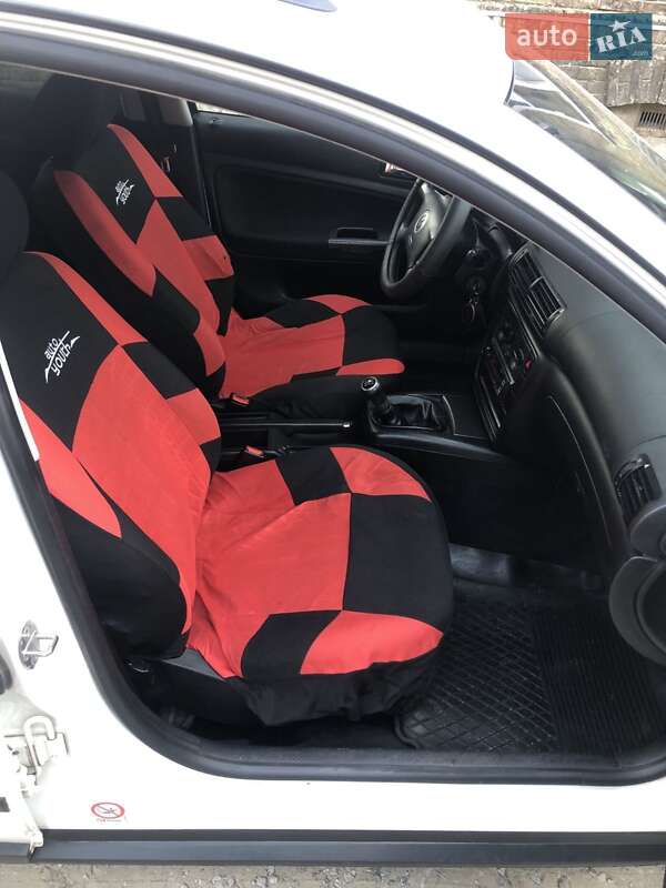 Универсал Volkswagen Passat 2000 в Ровно