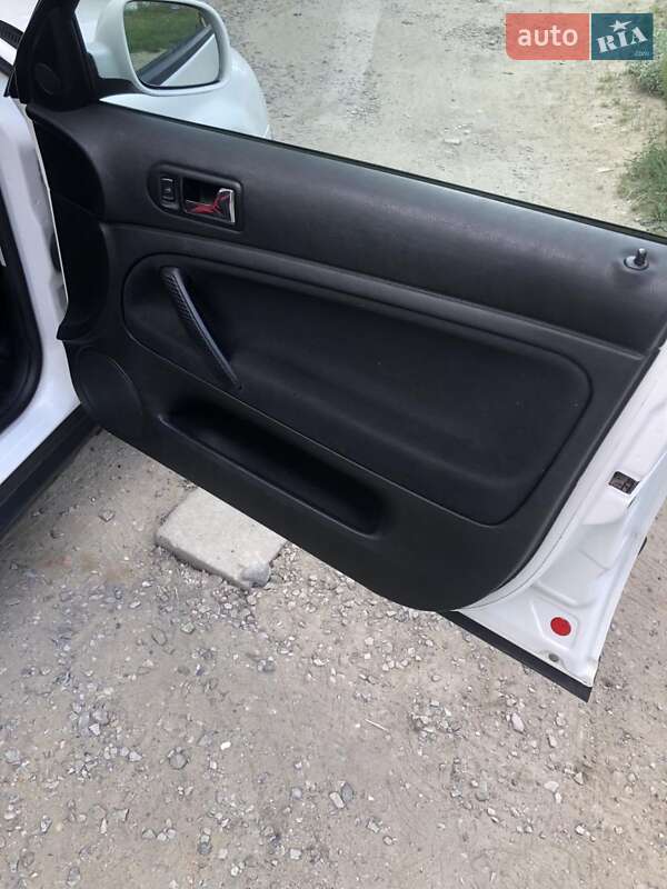 Универсал Volkswagen Passat 2000 в Ровно