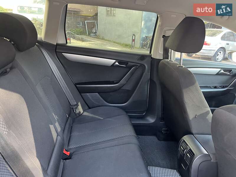 Универсал Volkswagen Passat 2013 в Виннице