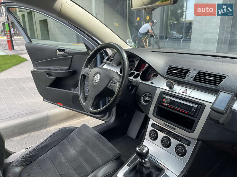 Универсал Volkswagen Passat 2008 в Киеве