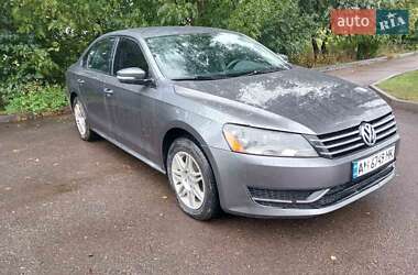Седан Volkswagen Passat 2013 в Ровно