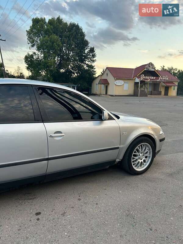 Седан Volkswagen Passat 2001 в Семенівці