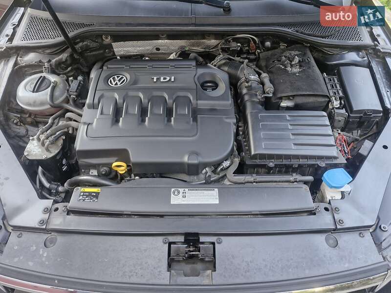 Седан Volkswagen Passat 2015 в Шепетівці