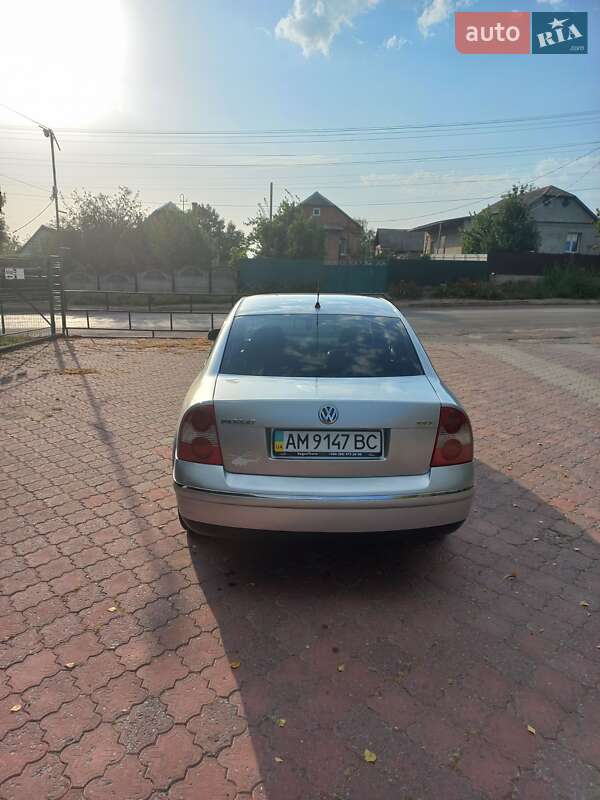 Седан Volkswagen Passat 2002 в Бердичеве