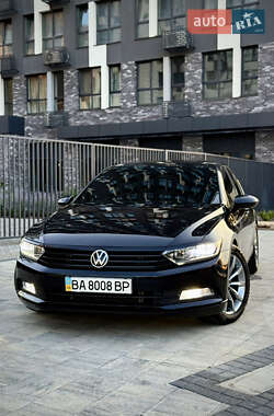 Седан Volkswagen Passat 2015 в Кропивницком