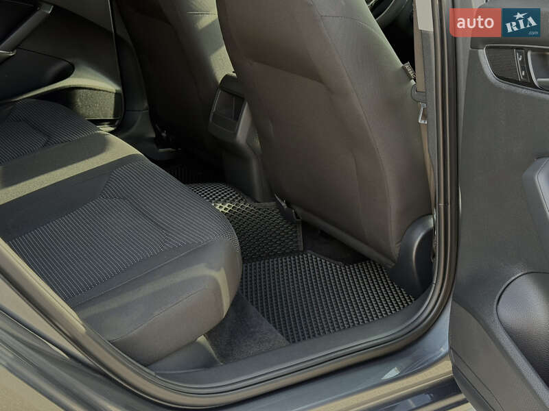 Седан Volkswagen Passat 2015 в Новомосковске