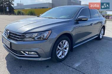 Седан Volkswagen Passat 2015 в  фото 3 Седан Volkswagen Passat 2015 в