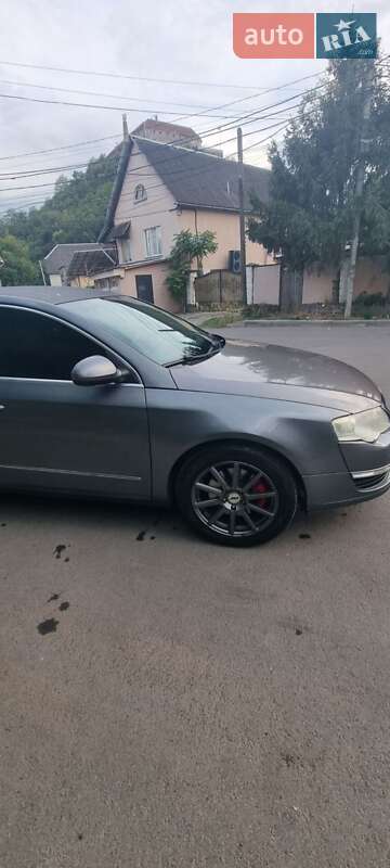 Седан Volkswagen Passat 2006 в Мукачевому