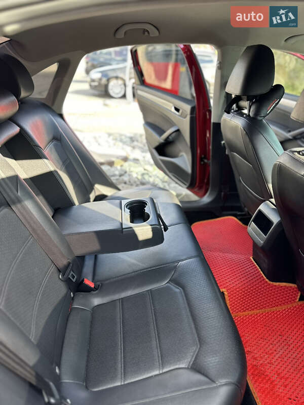 Седан Volkswagen Passat 2015 в Измаиле