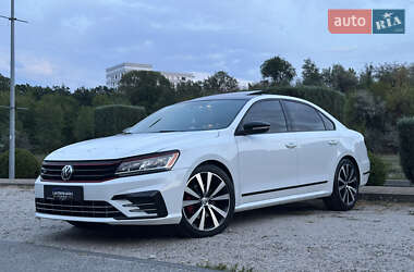 Седан Volkswagen Passat 2018 в Дніпрі