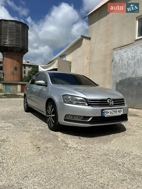 Volkswagen Passat 2013 VIN WVWZZZ3CZEP004099 фото оголошення 10 з 50