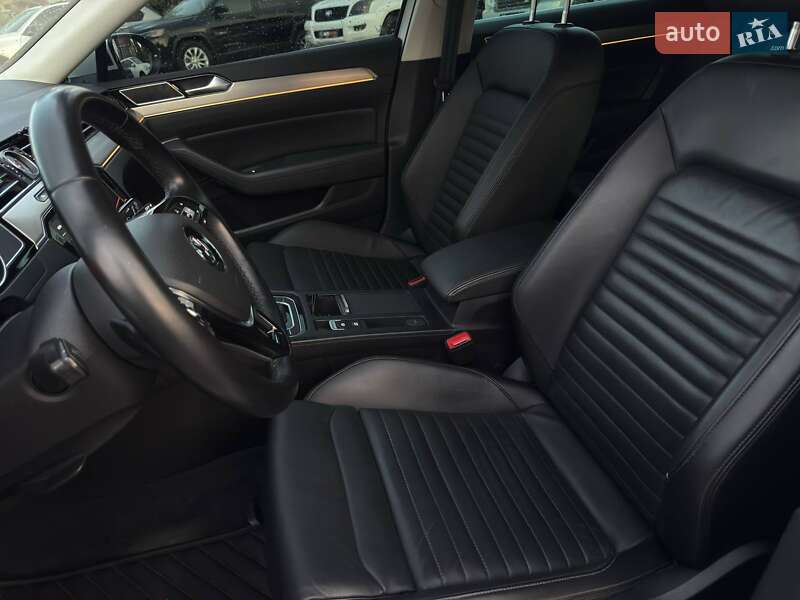 Универсал Volkswagen Passat 2018 в Харькове фото 26 Универсал Volkswagen Passat 2018 в Харькове