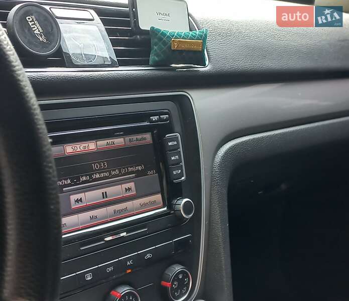 Седан Volkswagen Passat 2013 в Киеве