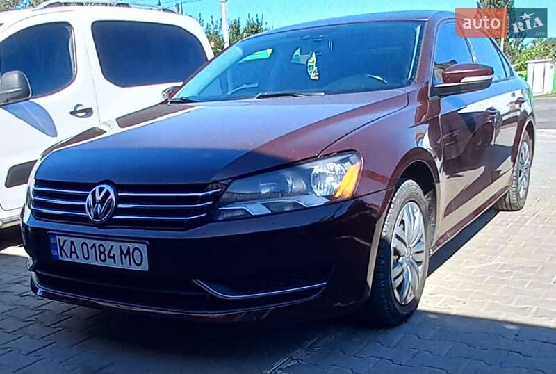 Седан Volkswagen Passat 2013 в Киеве