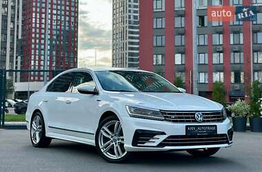 Седан Volkswagen Passat 2017 в Києві