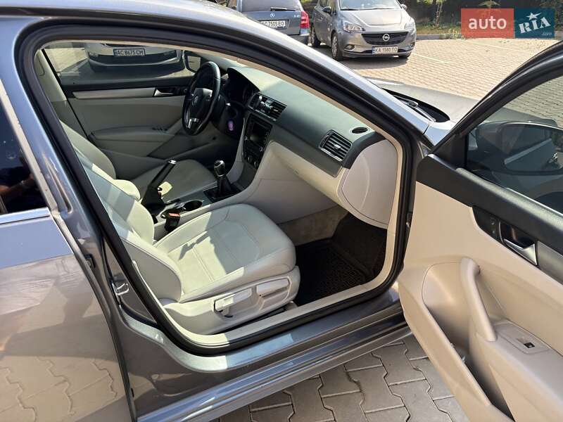 Седан Volkswagen Passat 2014 в Киеве