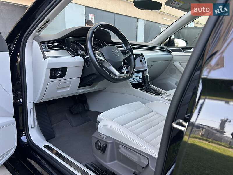 Седан Volkswagen Passat 2020 в Львове