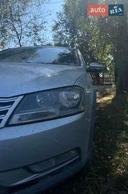 Универсал Volkswagen Passat 2012 в Ровно