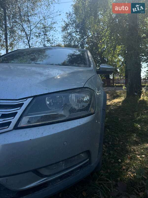 Универсал Volkswagen Passat 2012 в Житомире