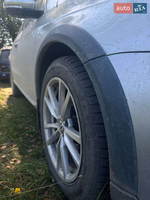 Универсал Volkswagen Passat 2012 в Житомире