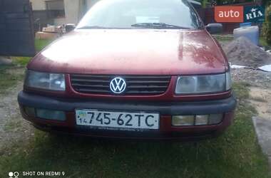 Седан Volkswagen Passat 1994 в Комарному
