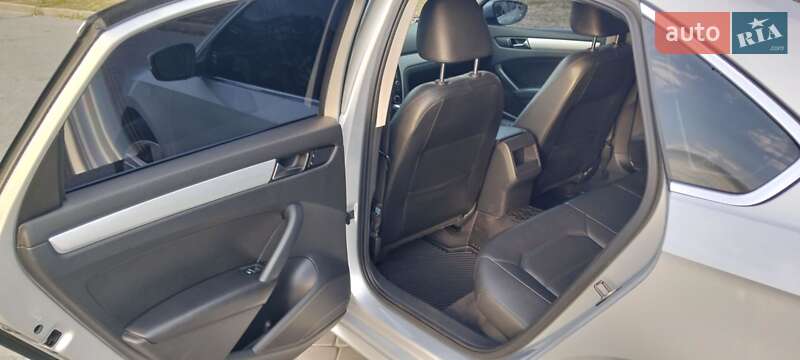 Седан Volkswagen Passat 2011 в Николаевке