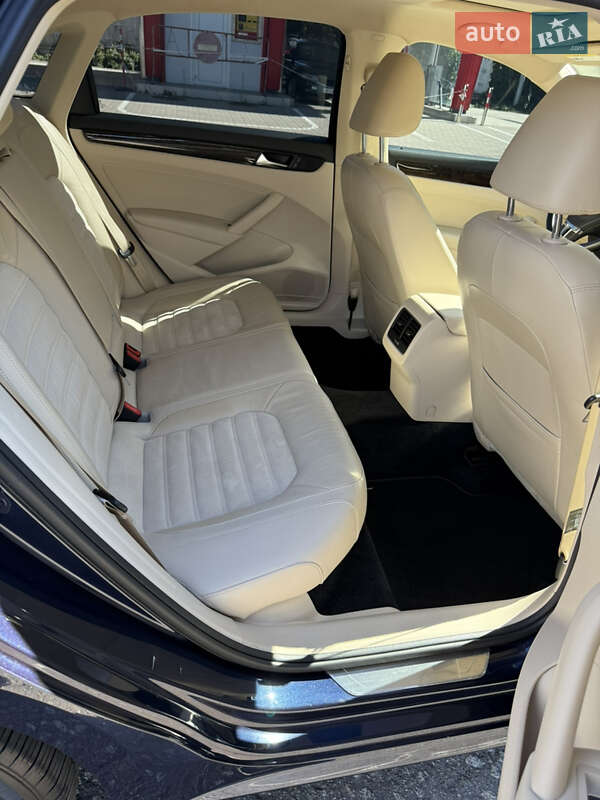 Седан Volkswagen Passat 2014 в Киеве
