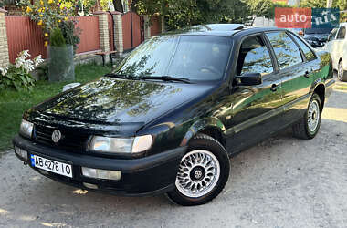 Седан Volkswagen Passat 1996 в Вінниці