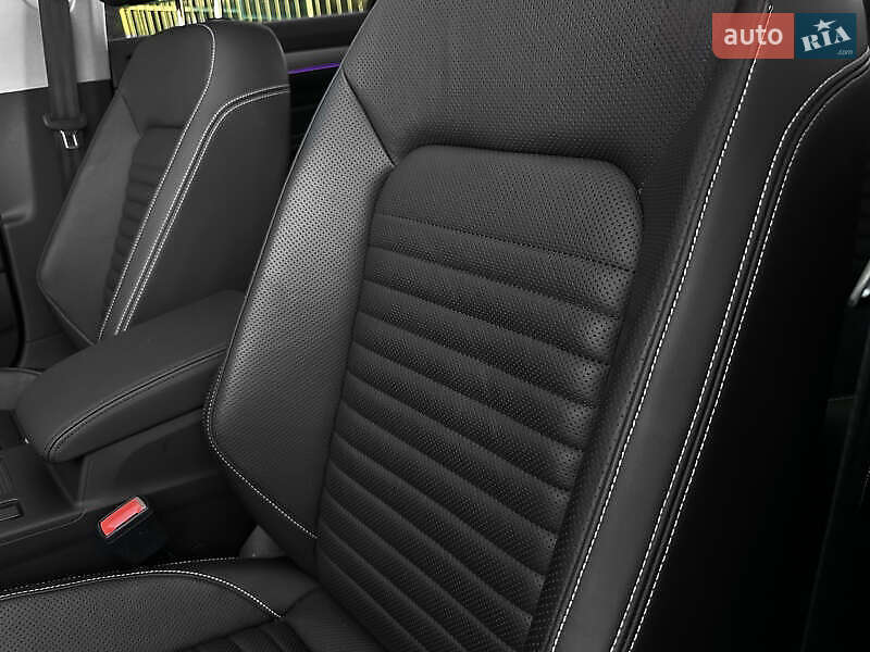 Седан Volkswagen Passat 2020 в Львове