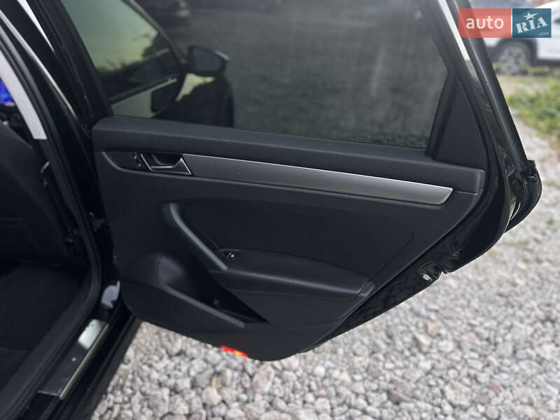 Седан Volkswagen Passat 2012 в Києві