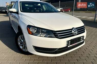 Седан Volkswagen Passat 2014 в Львове
