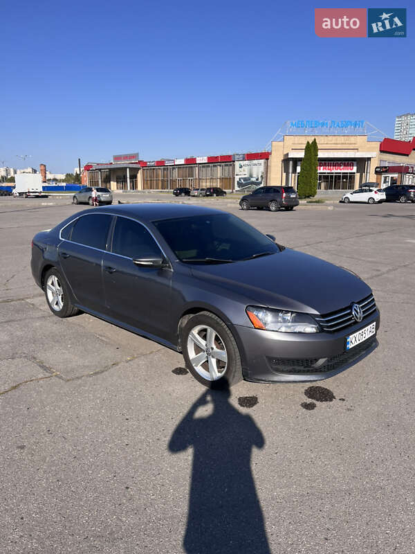 Седан Volkswagen Passat 2012 в Харкові